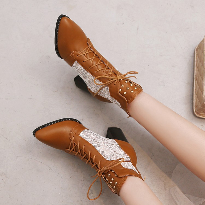 Hinke | Elegant Lace-Up Block-Heel Ankle Boots